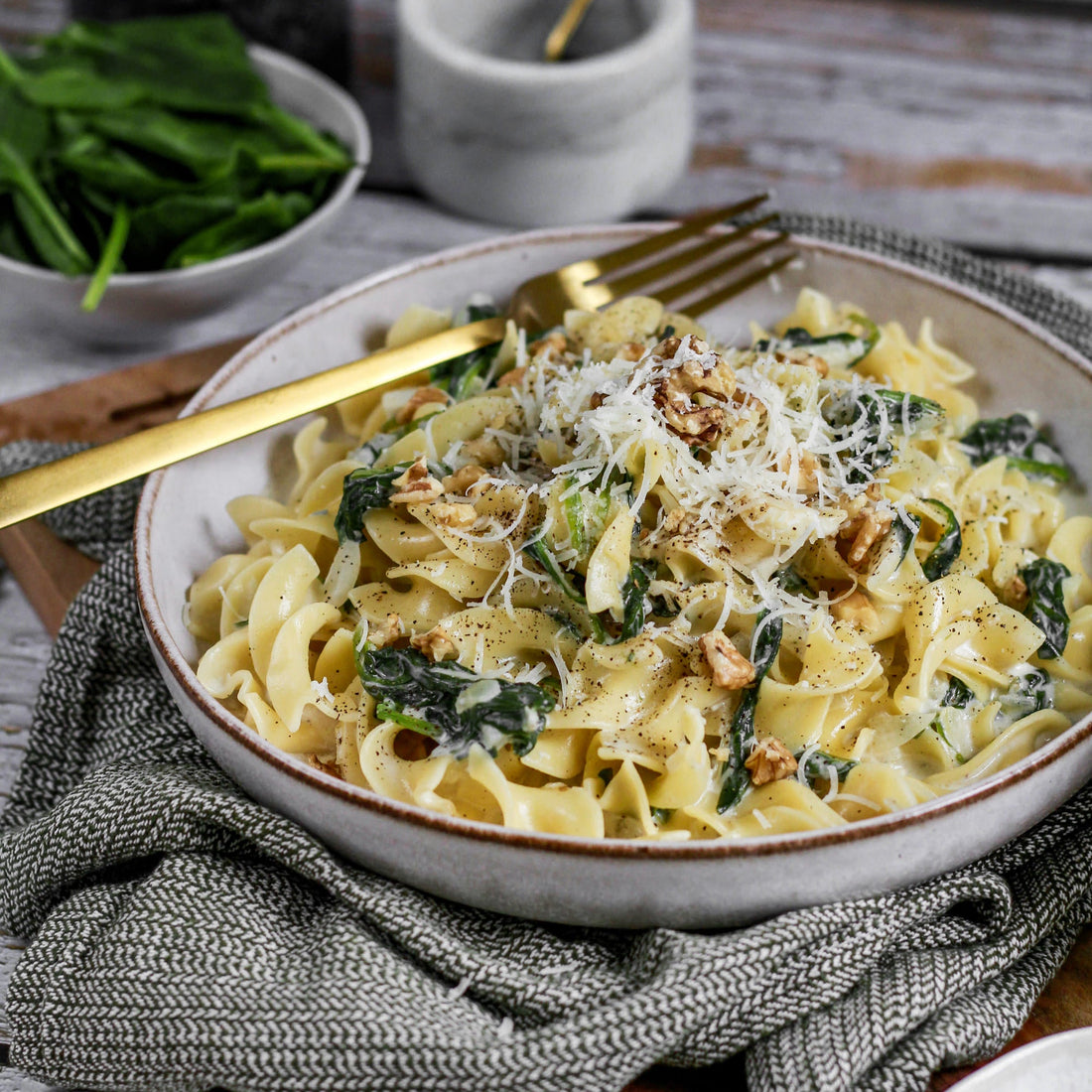 Gedrehte Band mit Gorgonzola-Sauce