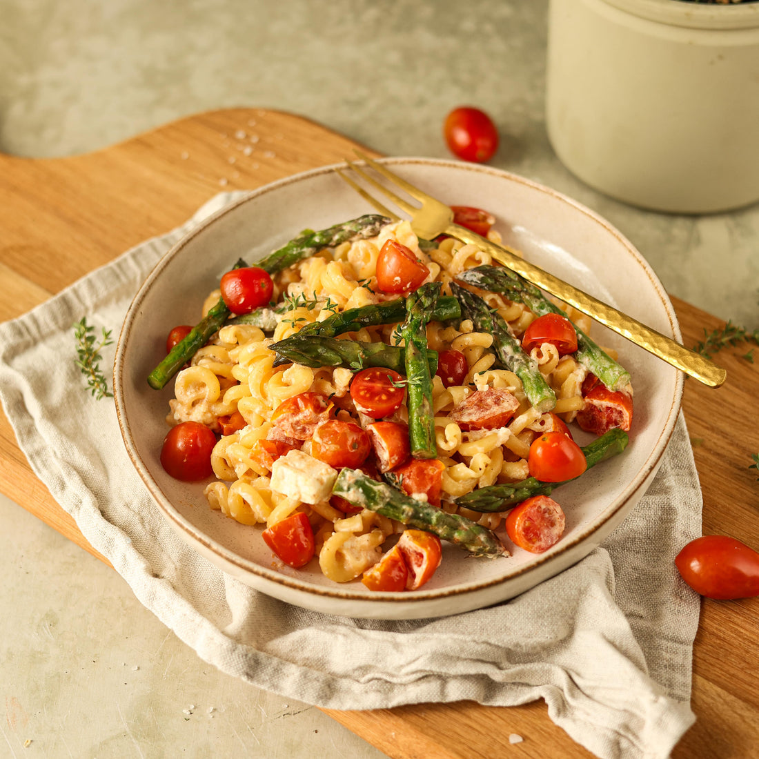 Spargel-Pasta mit Feta und Kirschtomaten